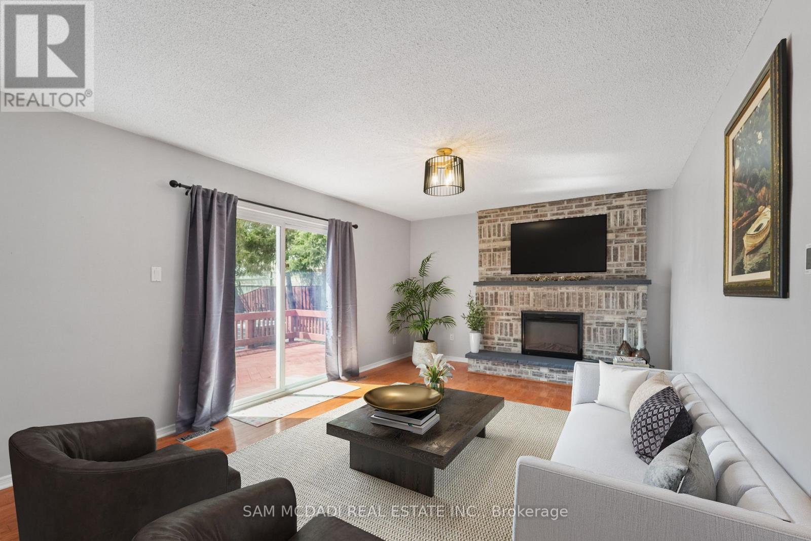 Virtual/Fam Rm - 2032 Shannon Drive, Mississauga, ON - Indoor Photo Showing Living Room With Fireplace
