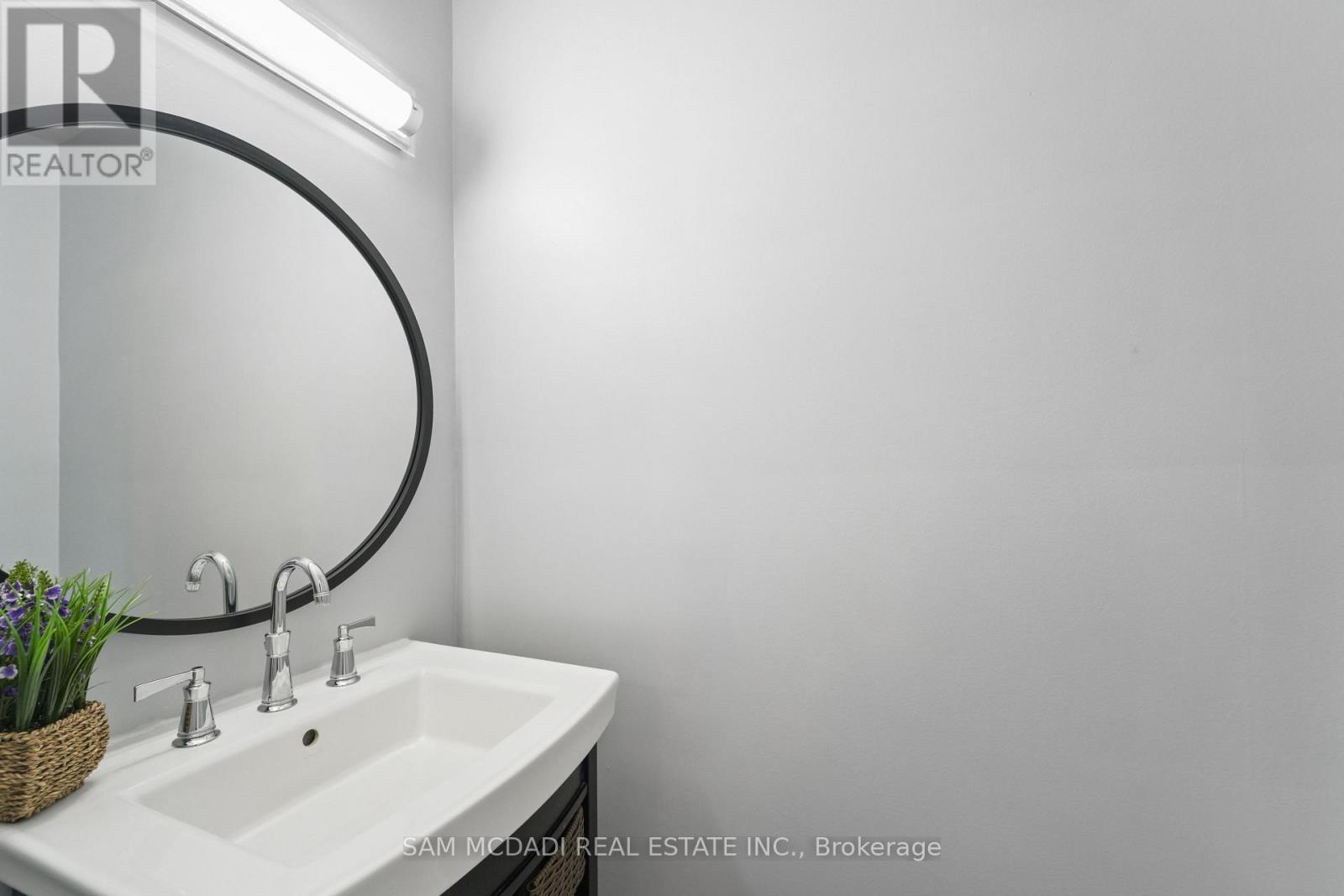 2032 Shannon Drive, Mississauga, ON - Indoor Photo Showing Bathroom