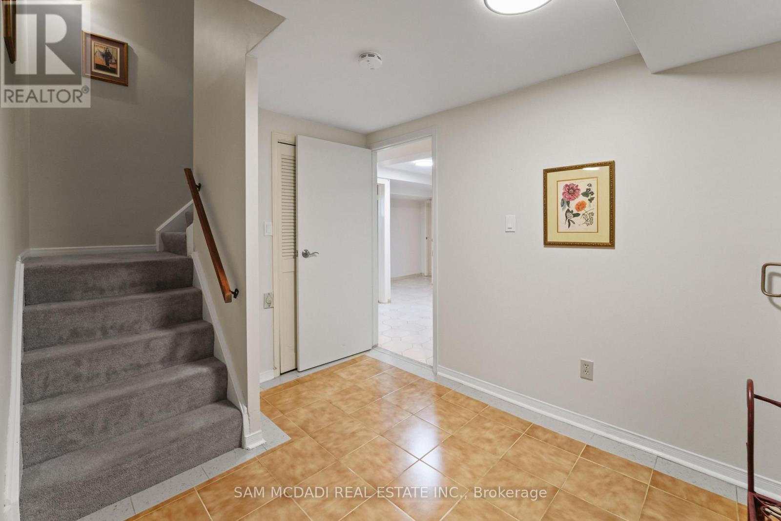 2032 Shannon Drive, Mississauga, ON - Indoor Photo Showing Other Room