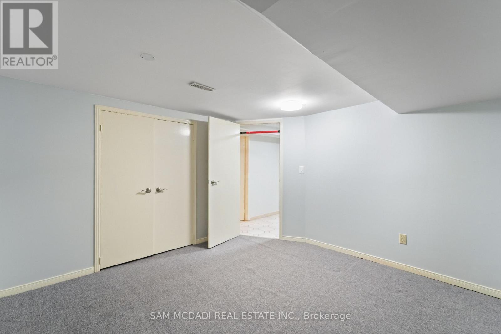 2032 Shannon Drive, Mississauga, ON - Indoor Photo Showing Other Room