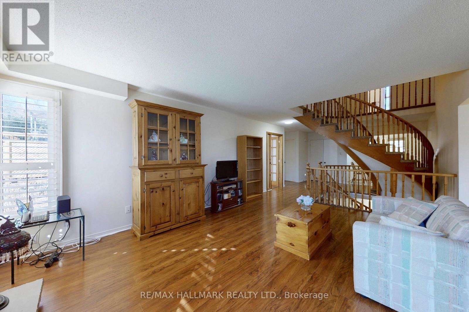5 Valley Crescent, Aurora, ON - Indoor Photo Showing Living Room