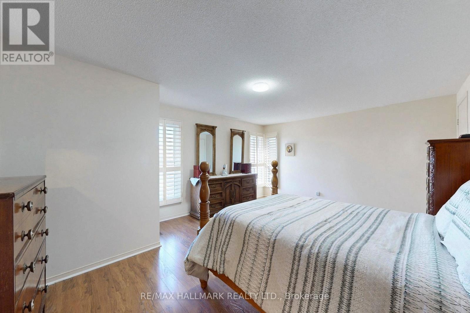 5 Valley Crescent, Aurora, ON - Indoor Photo Showing Bedroom