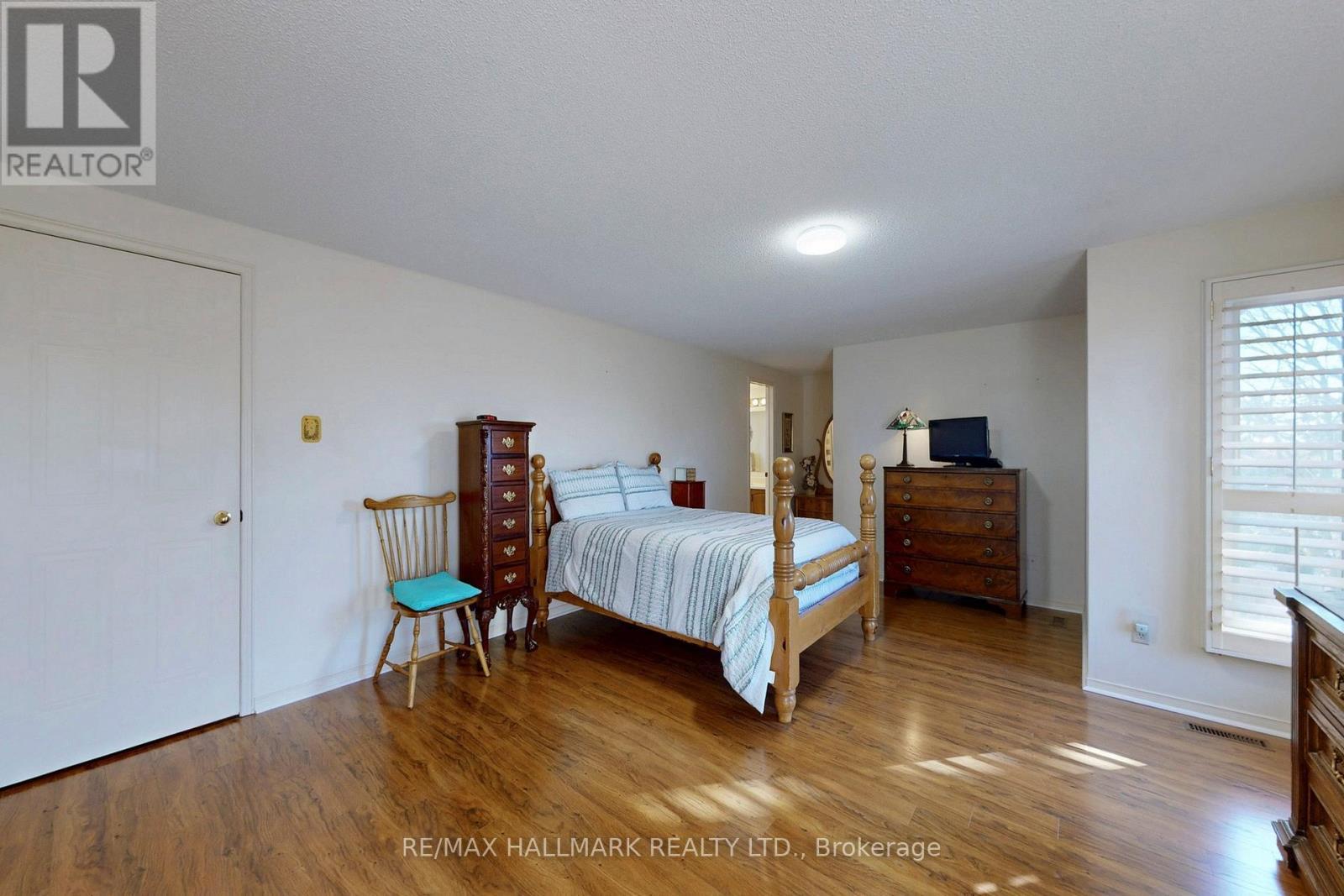 5 Valley Crescent, Aurora, ON - Indoor Photo Showing Bedroom