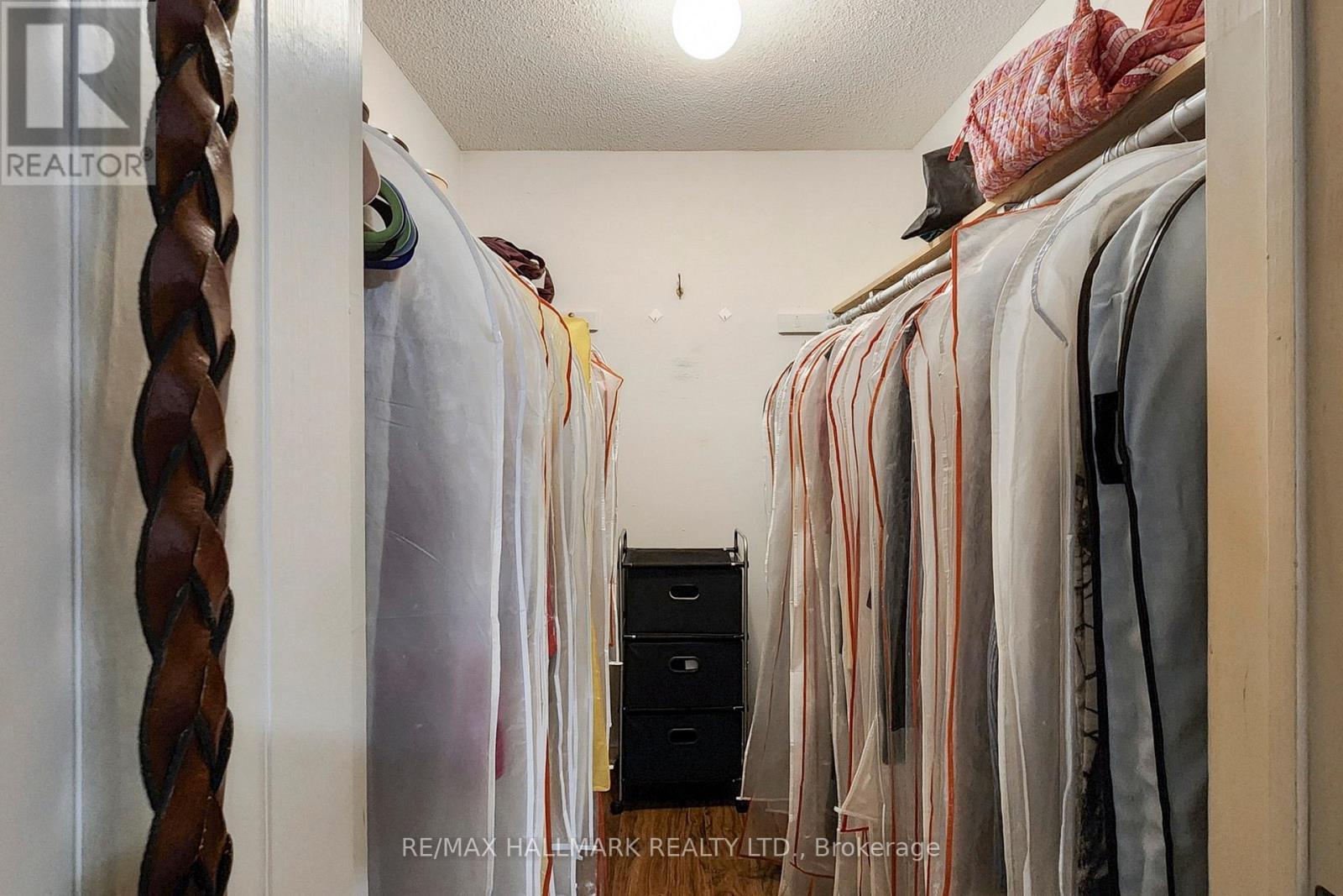 5 Valley Crescent, Aurora, ON - Indoor With Storage