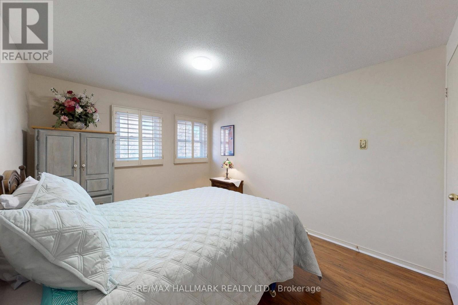 5 Valley Crescent, Aurora, ON - Indoor Photo Showing Bedroom