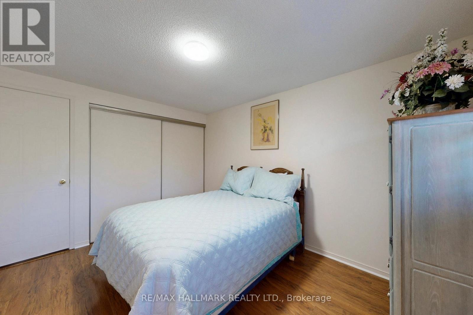 5 Valley Crescent, Aurora, ON - Indoor Photo Showing Bedroom