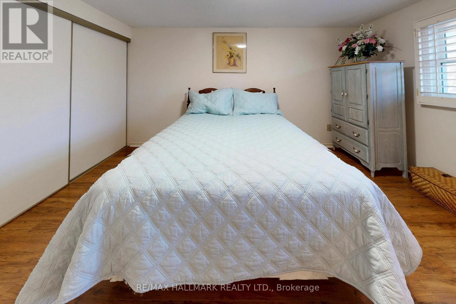 5 Valley Crescent, Aurora, ON - Indoor Photo Showing Bedroom