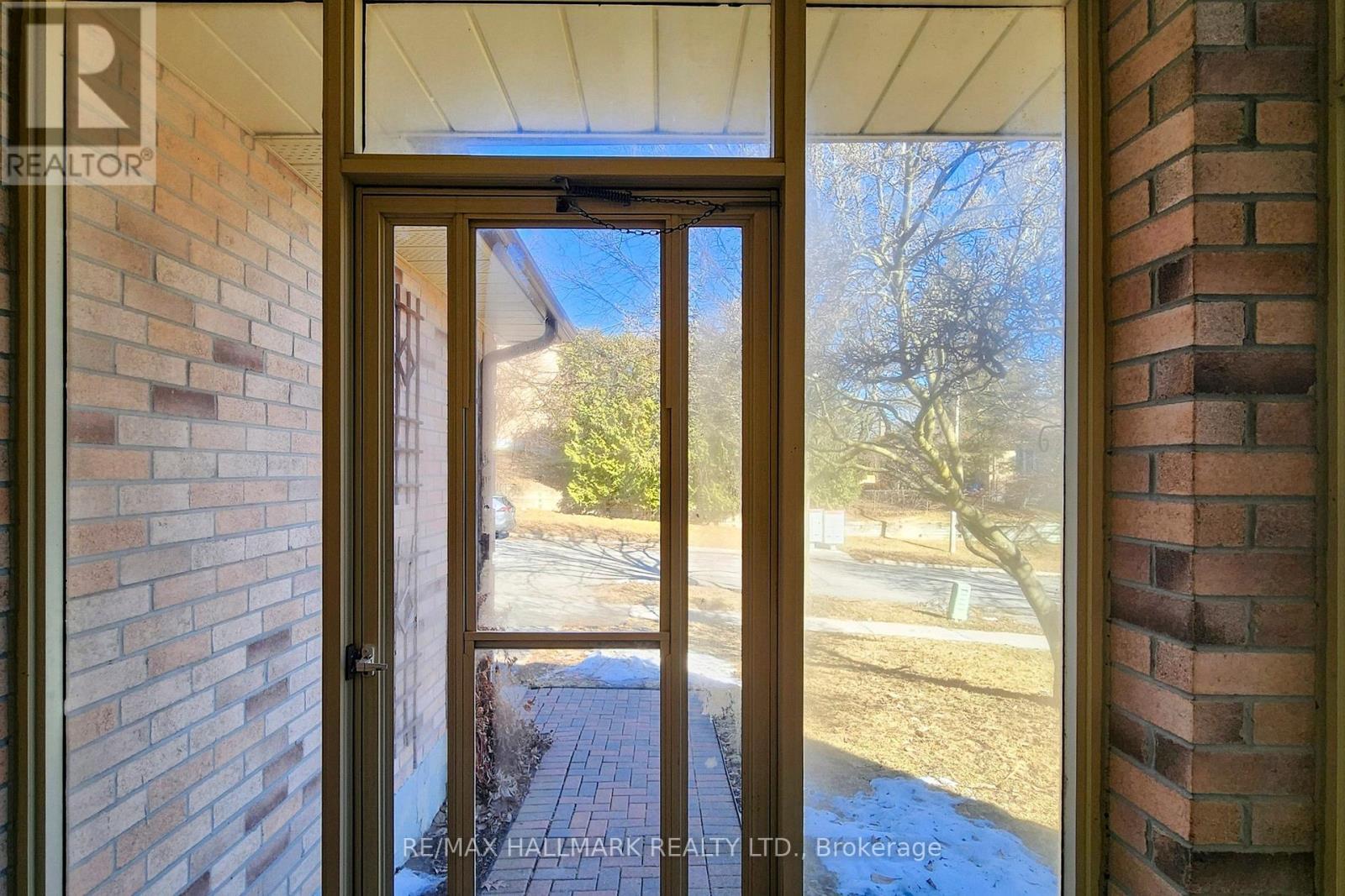 5 Valley Crescent, Aurora, ON - Indoor Photo Showing Other Room