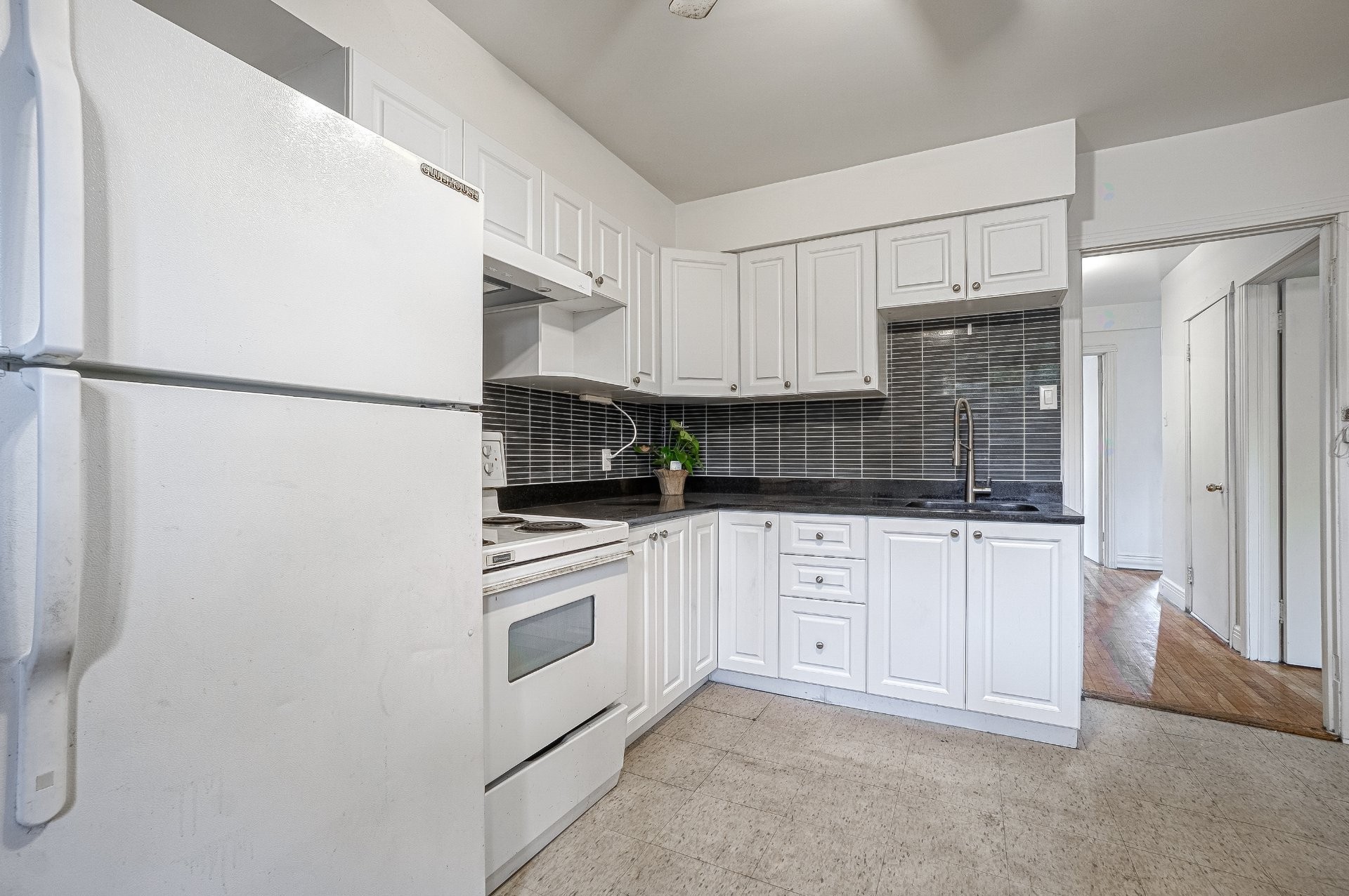 Cuisine - 6743 Av. Fielding, Montréal (Côte-Des-Neiges/Notre-Dame-De-Grâce), QC - Indoor Photo Showing Kitchen