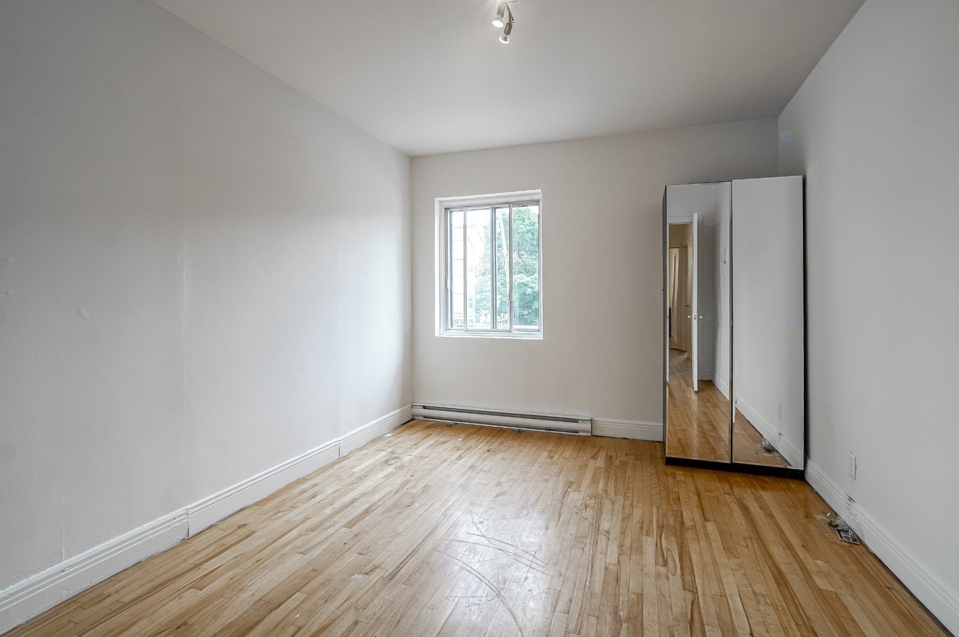 Chambre à coucher - 6743 Av. Fielding, Montréal (Côte-Des-Neiges/Notre-Dame-De-Grâce), QC - Indoor Photo Showing Other Room