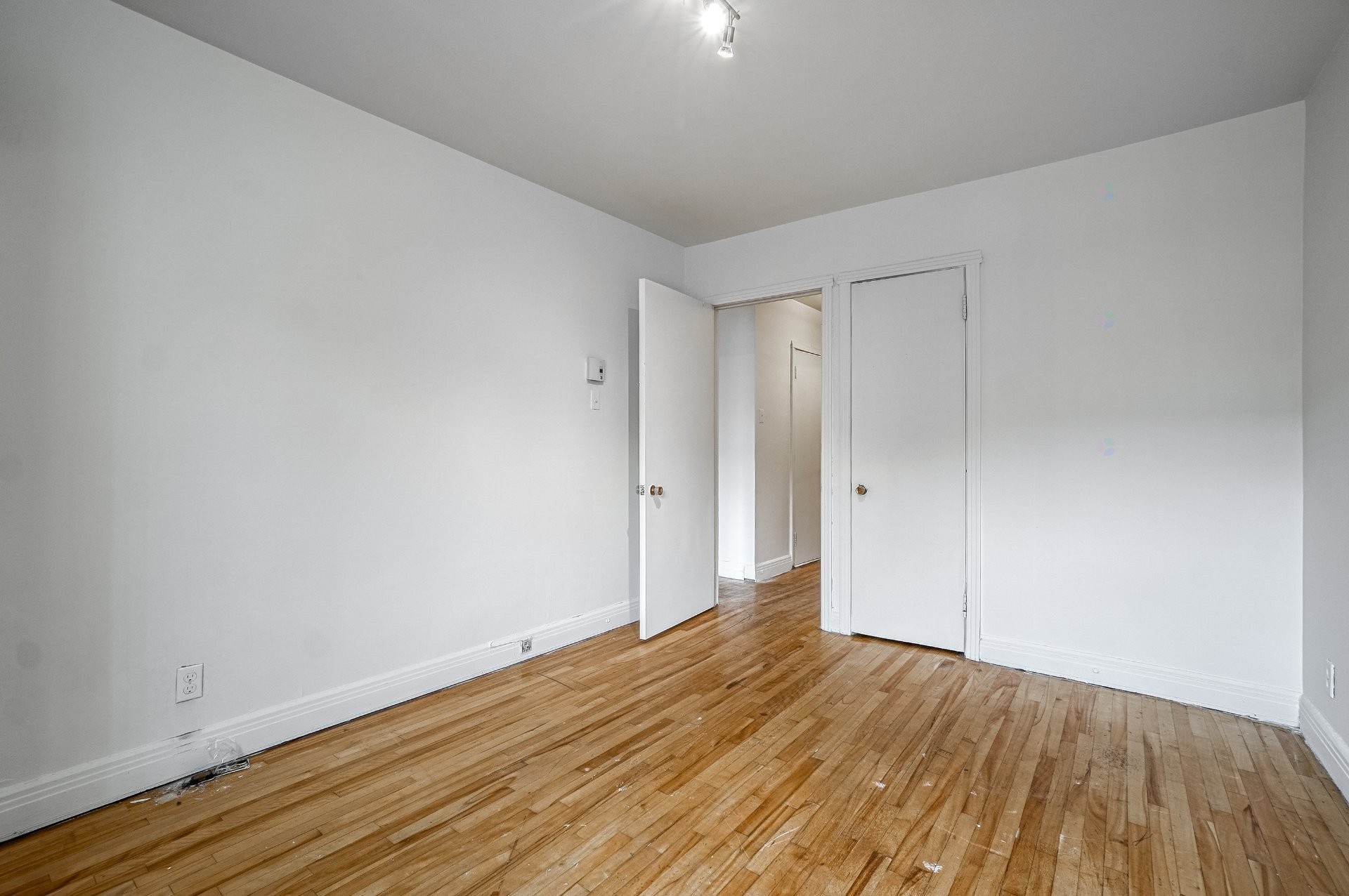 Chambre à coucher - 6743 Av. Fielding, Montréal (Côte-Des-Neiges/Notre-Dame-De-Grâce), QC - Indoor Photo Showing Other Room