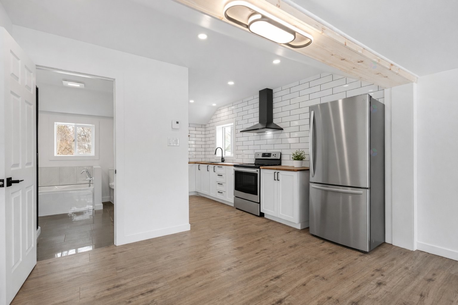 Kitchen - 5 Rue Beaulne, Waterloo, QC - Indoor Photo Showing Kitchen