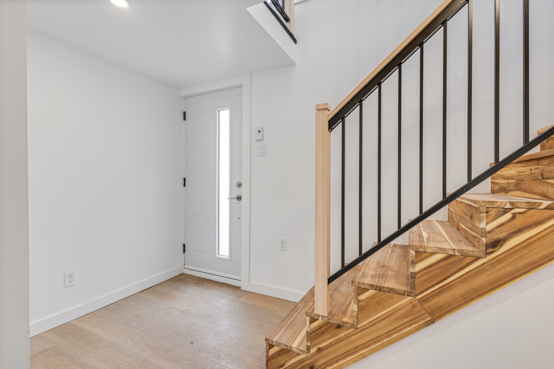 Mud Room - 5 Rue Beaulne, Waterloo, QC - Indoor Photo Showing Other Room