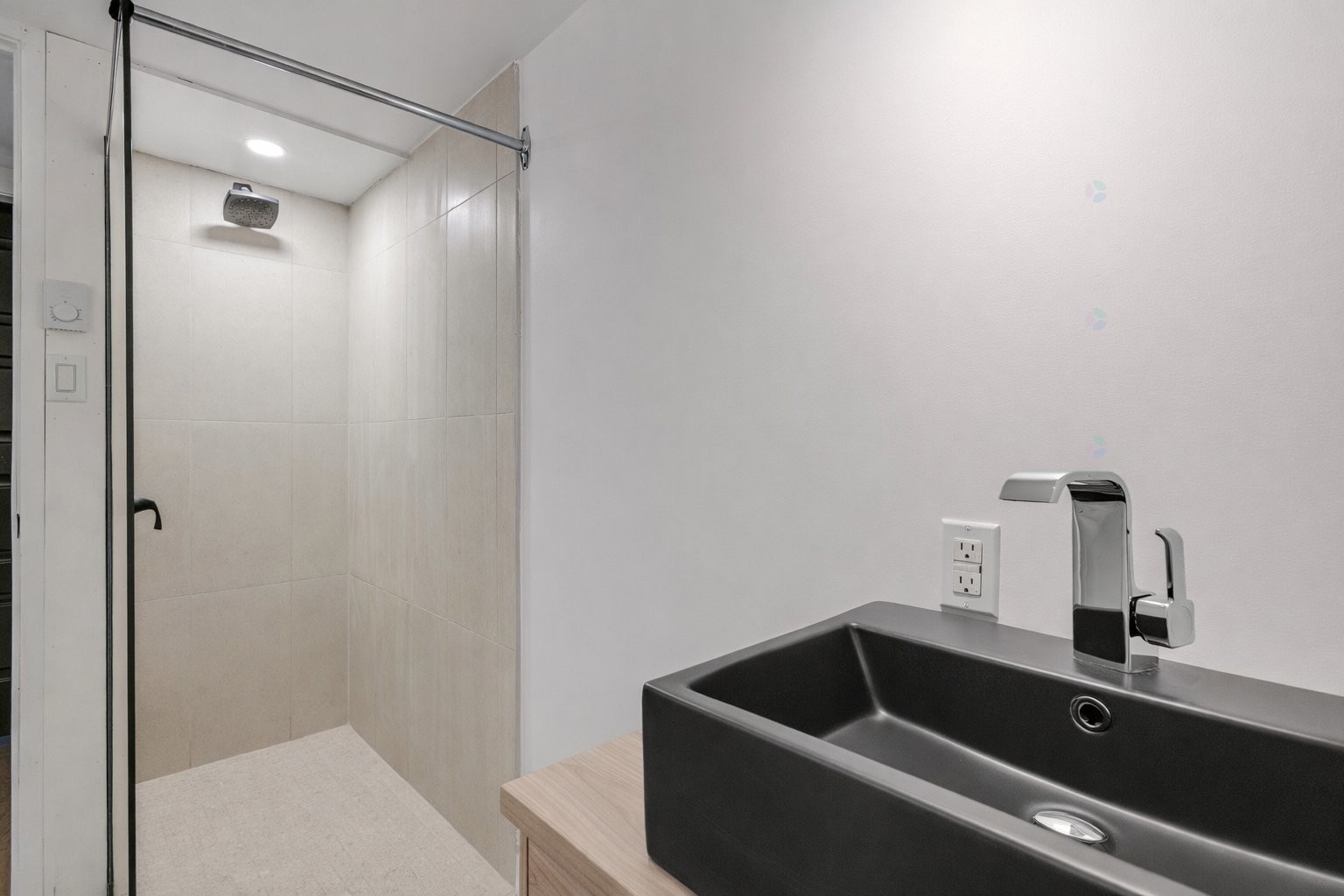 Bathroom - 5 Rue Beaulne, Waterloo, QC - Indoor