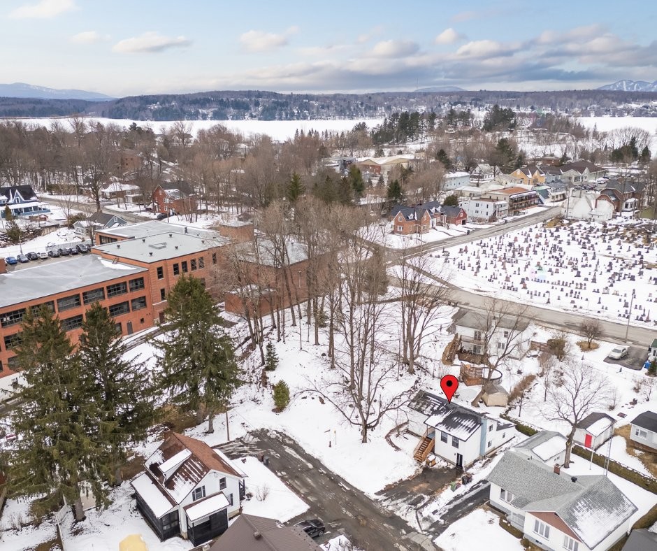 Overall view - 5 Rue Beaulne, Waterloo, QC - Outdoor With View