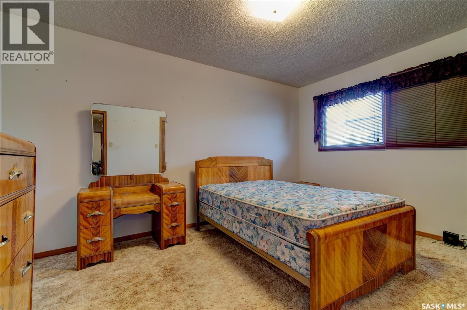 4550 2Nd Avenue, Regina, SK - Indoor Photo Showing Bedroom