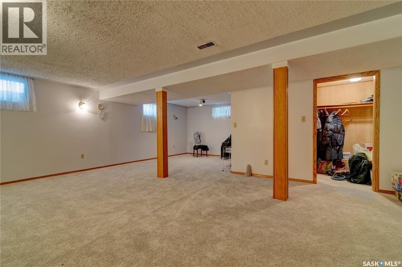 4550 2Nd Avenue, Regina, SK - Indoor
