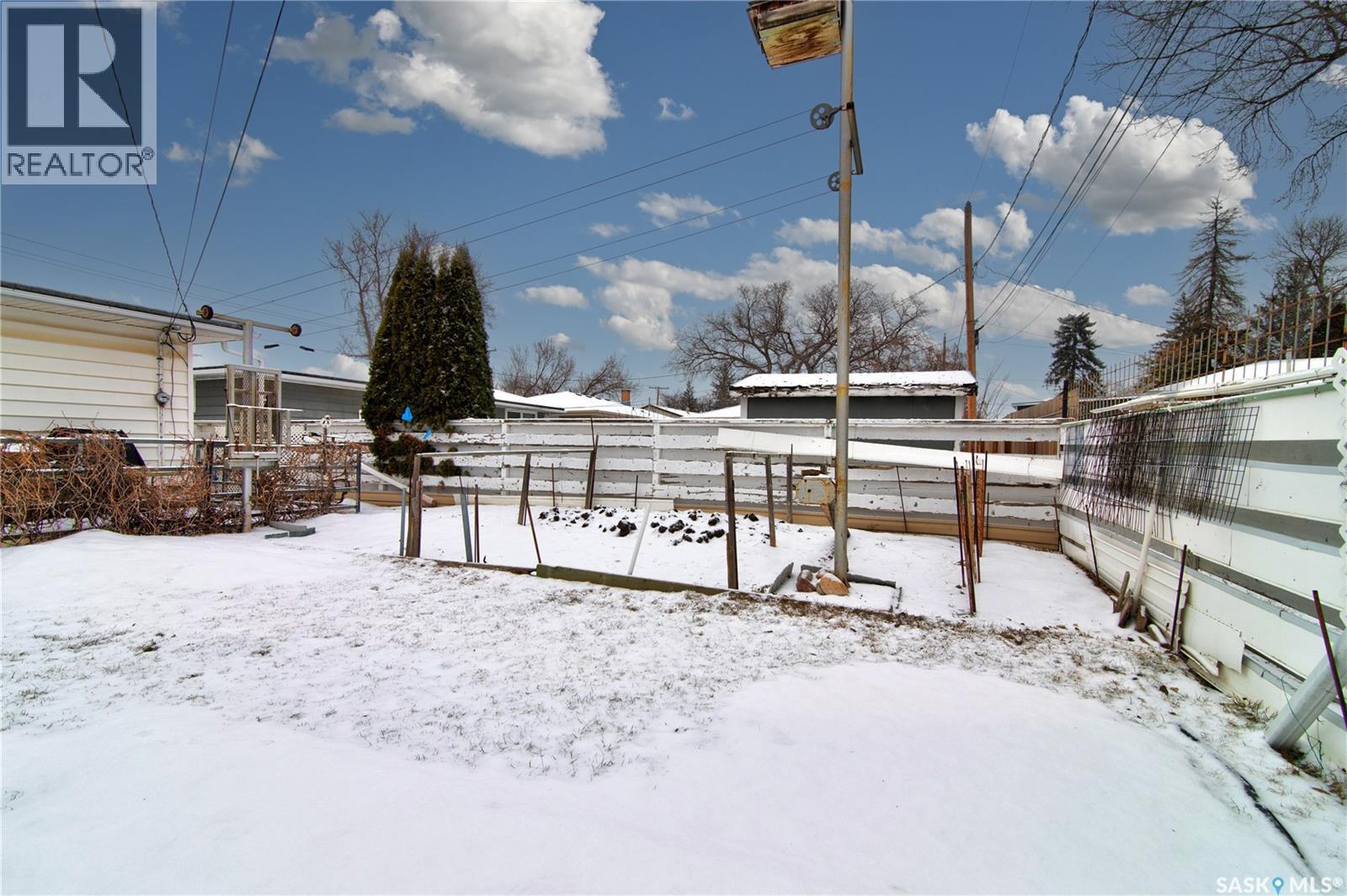 4550 2Nd Avenue, Regina, SK - Outdoor