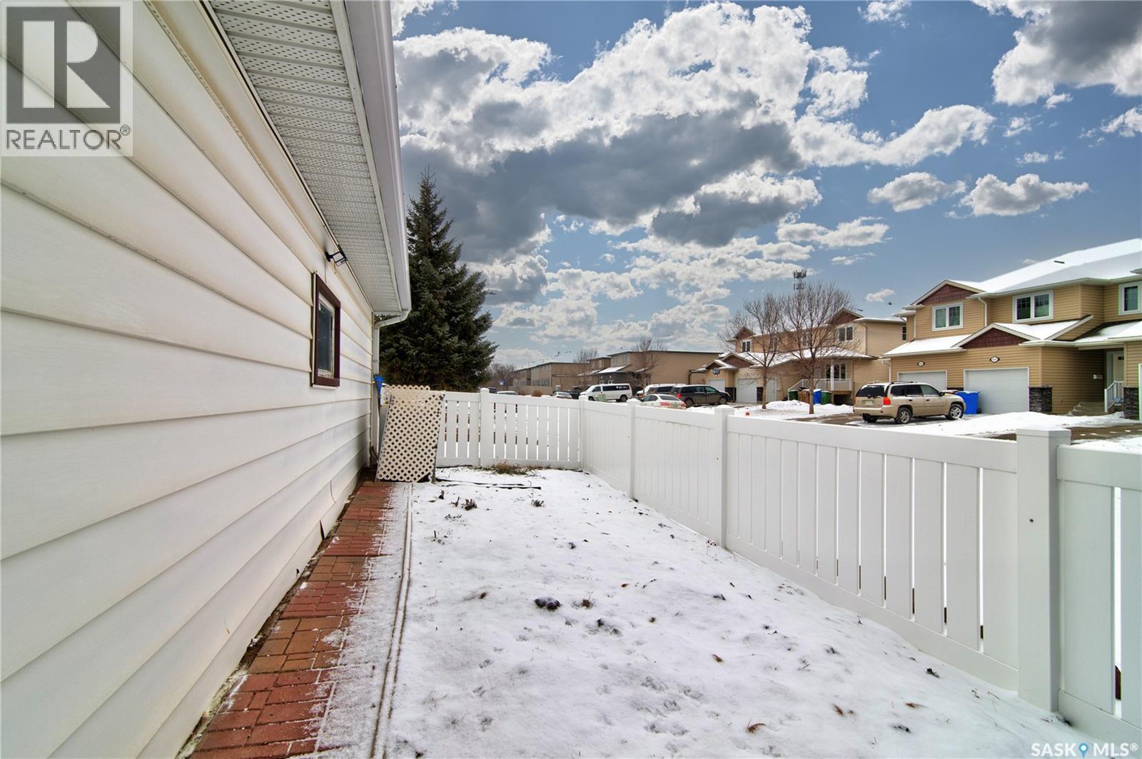 4550 2Nd Avenue, Regina, SK - Outdoor