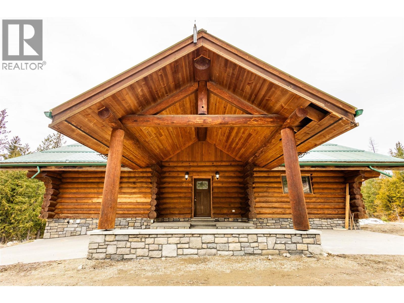 Log Home - Front View - 475 Bluenose Road, Coldstream, BC