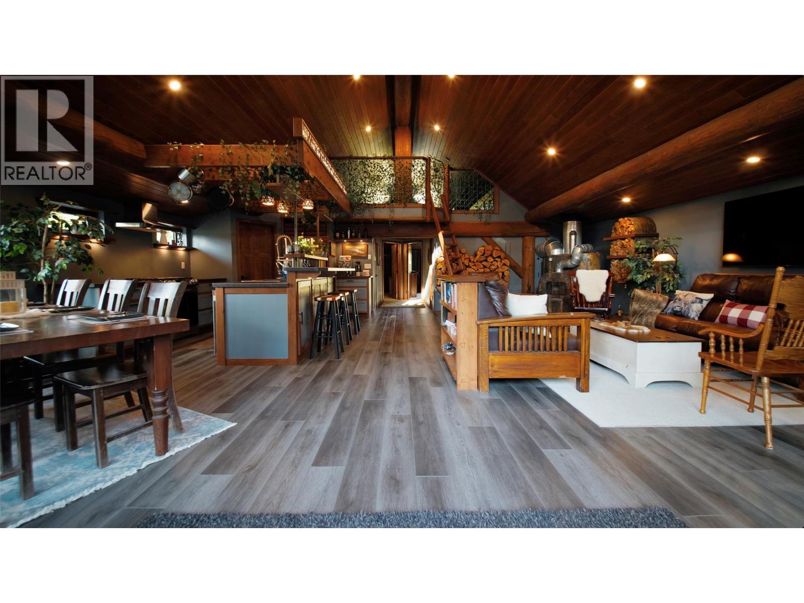 Lodge - Kitchen, Living Room, Dining Room, Loft - 475 Bluenose Road, Coldstream, BC