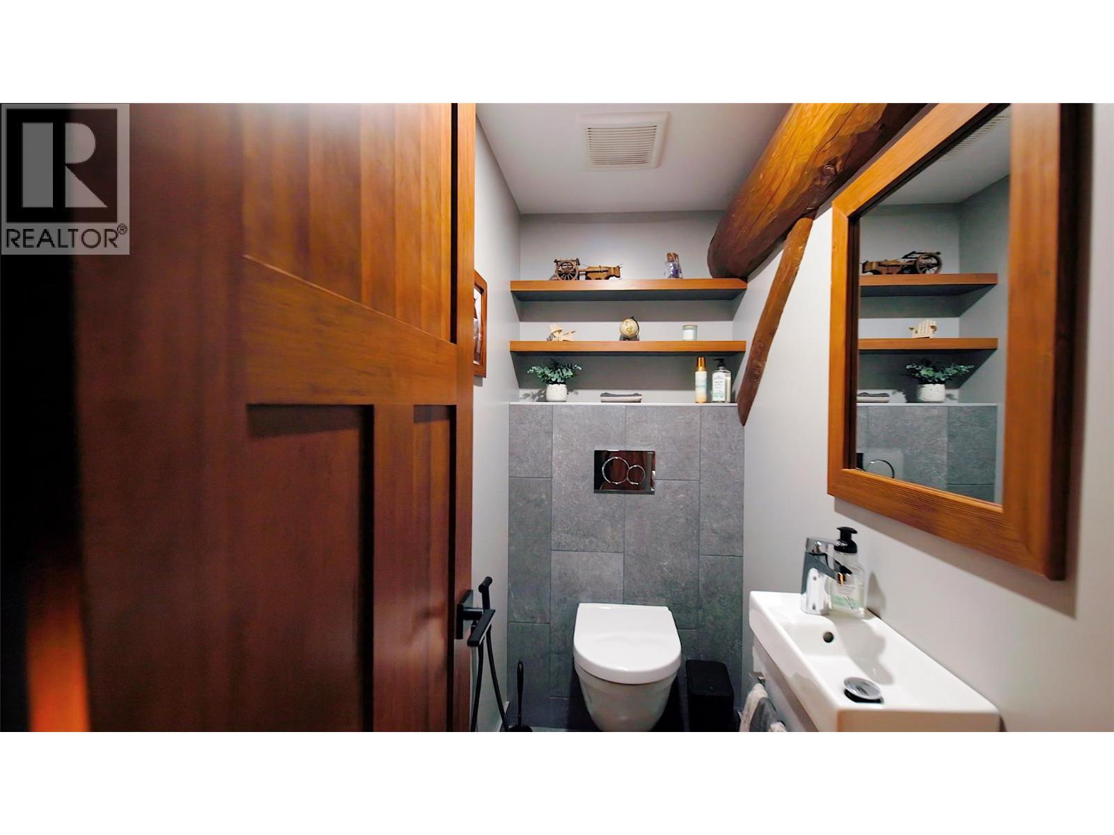 Lodge - Bathroom - 475 Bluenose Road, Coldstream, BC