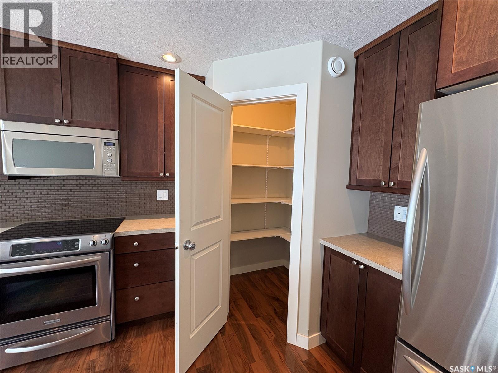 29 500 Battleford Trail, Swift Current, SK - Indoor Photo Showing Kitchen