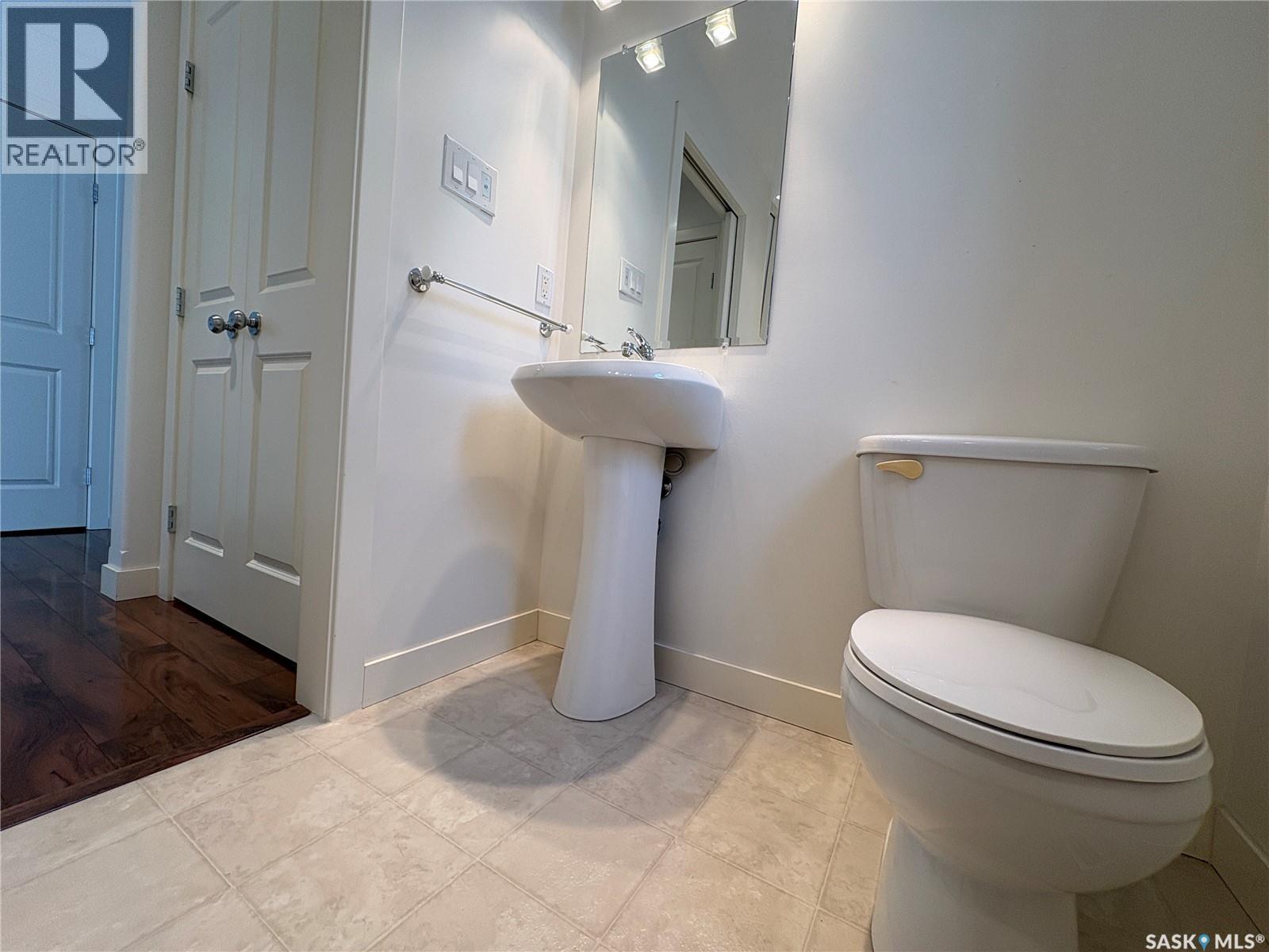 29 500 Battleford Trail, Swift Current, SK - Indoor Photo Showing Bathroom