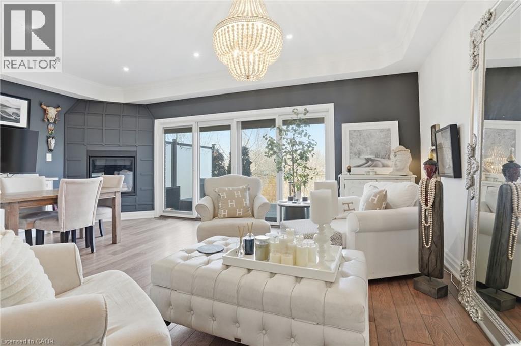 4020 Alexan Crescent, Burlington, ON - Indoor Photo Showing Living Room With Fireplace