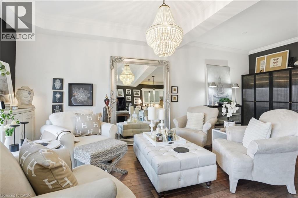 4020 Alexan Crescent, Burlington, ON - Indoor Photo Showing Living Room