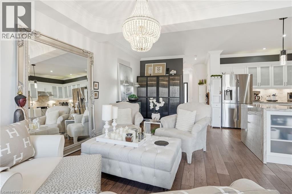 4020 Alexan Crescent, Burlington, ON - Indoor Photo Showing Living Room
