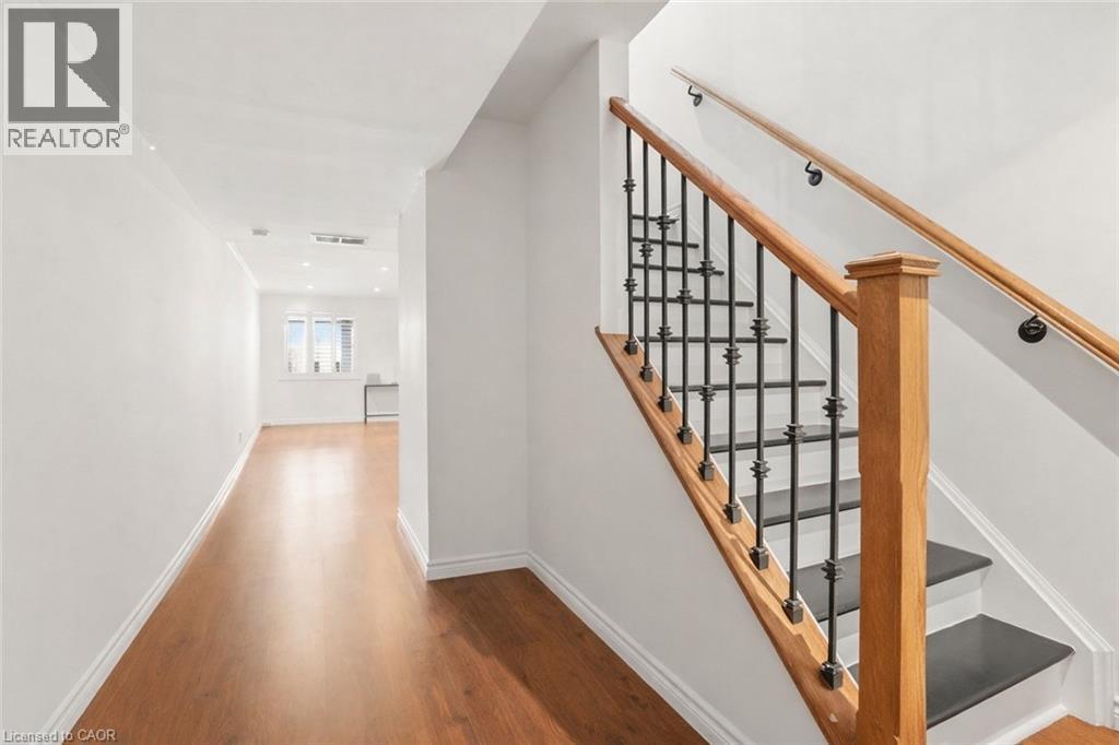 4020 Alexan Crescent, Burlington, ON - Indoor Photo Showing Other Room