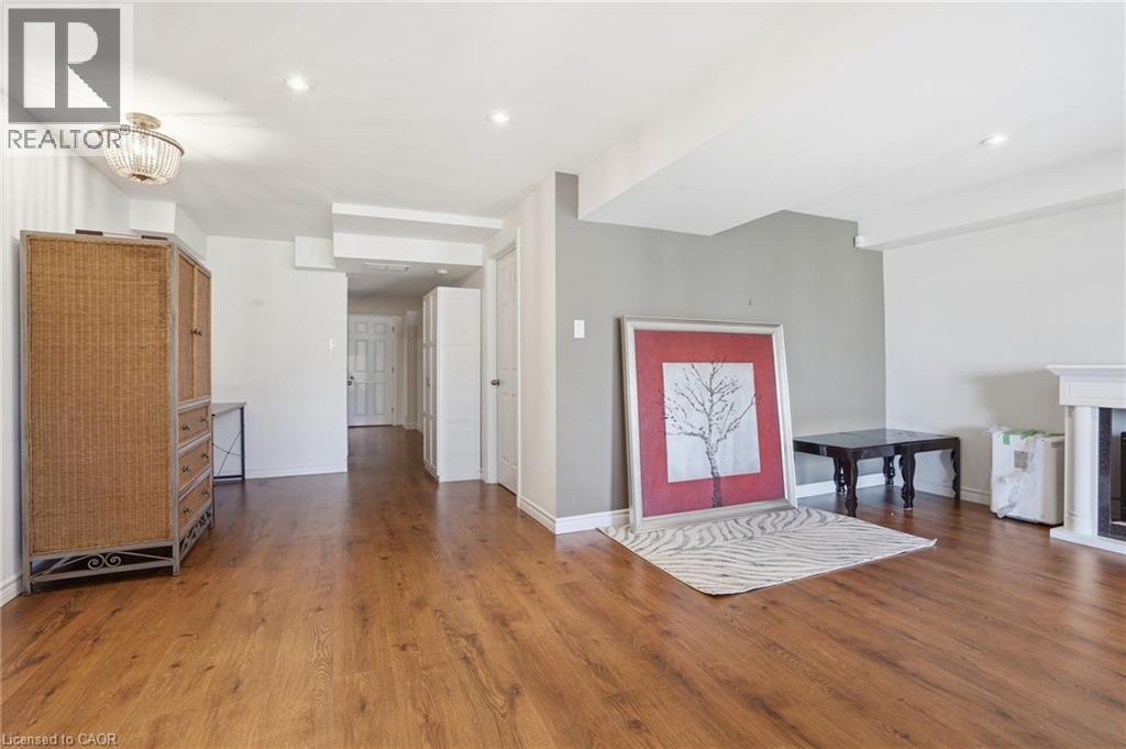 4020 Alexan Crescent, Burlington, ON - Indoor Photo Showing Other Room