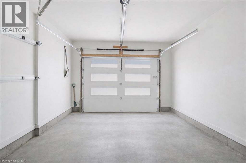 4020 Alexan Crescent, Burlington, ON - Indoor Photo Showing Garage