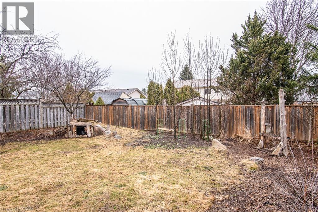 View of fenced backyard - 236 Dartmoor Crescent, Waterloo, ON - Outdoor