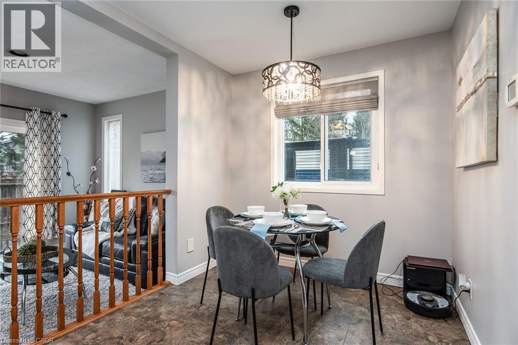 Dining area featuring baseboards - 236 Dartmoor Crescent, Waterloo, ON - Indoor Photo Showing Dining Room
