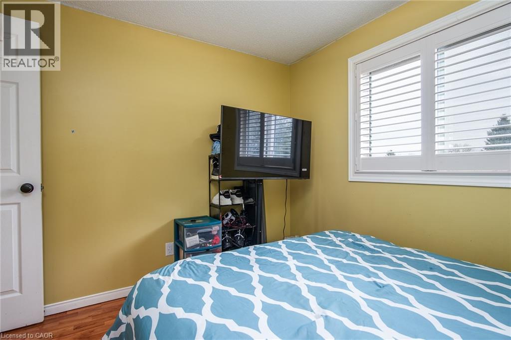 236 Dartmoor Crescent, Waterloo, ON - Indoor Photo Showing Bedroom
