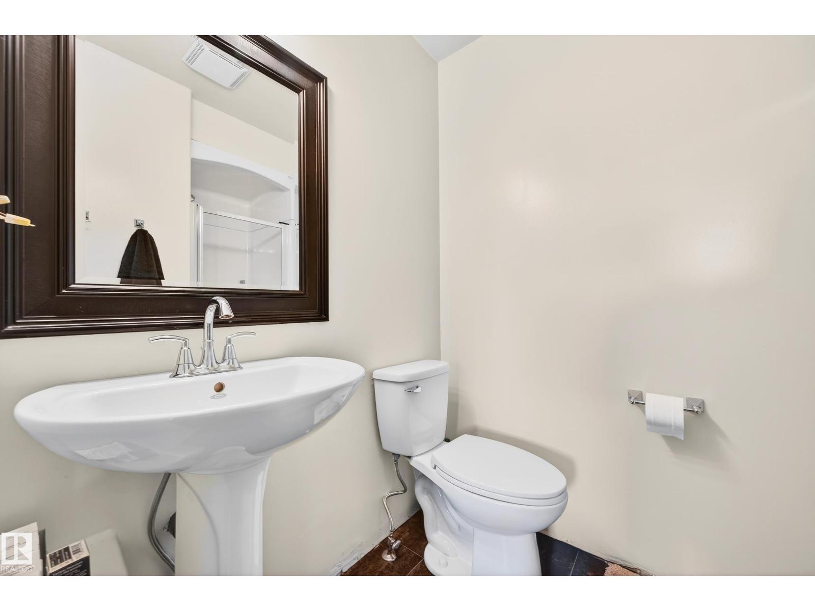 4112 30 Av Nw, Edmonton, AB - Indoor Photo Showing Bathroom