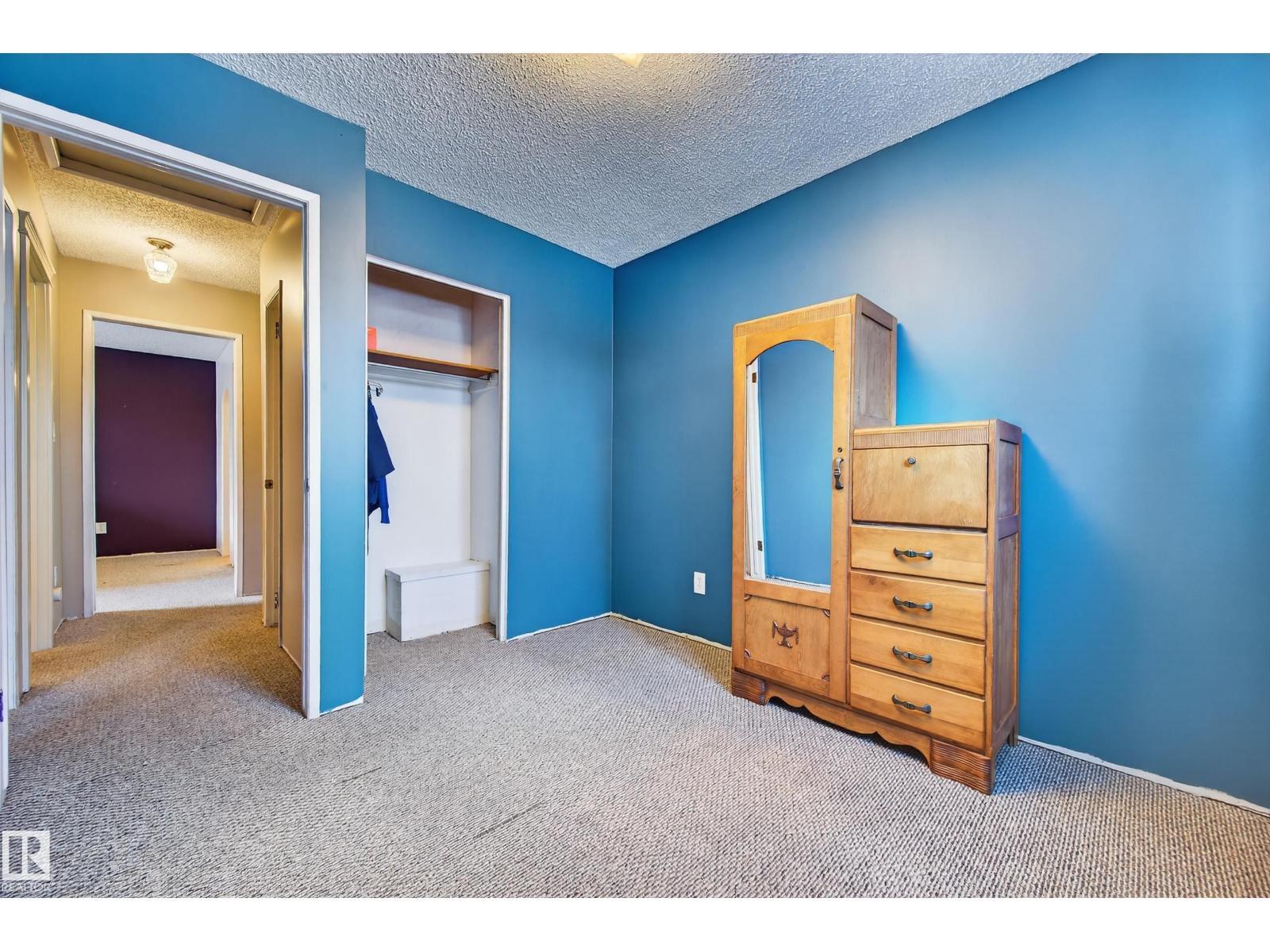 4112 30 Av Nw, Edmonton, AB - Indoor Photo Showing Bedroom