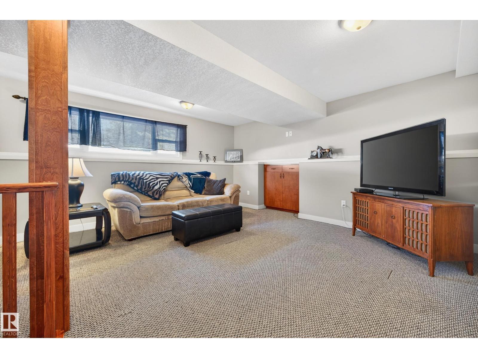 4112 30 Av Nw, Edmonton, AB - Indoor