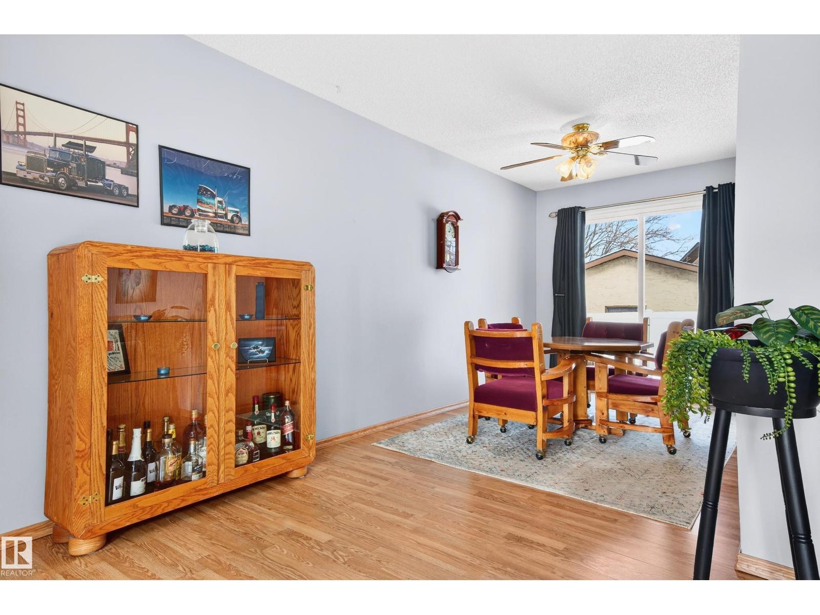 4112 30 Av Nw, Edmonton, AB - Indoor