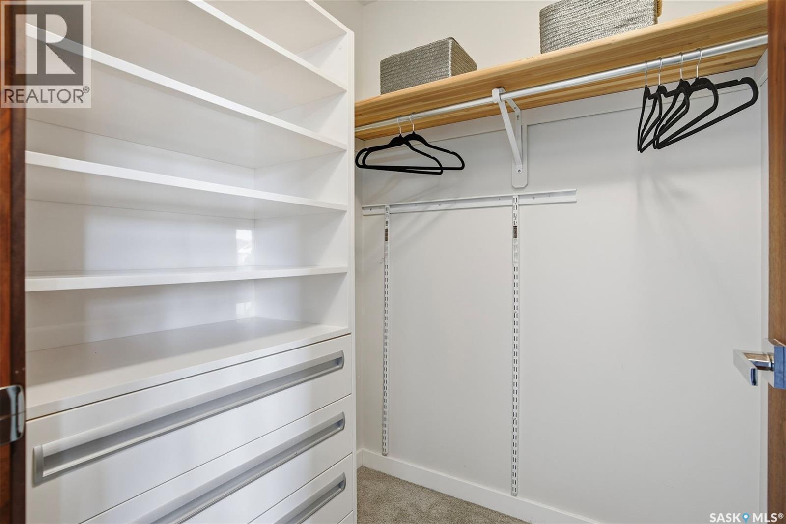 434 Pichler Crescent, Saskatoon, SK - Indoor With Storage