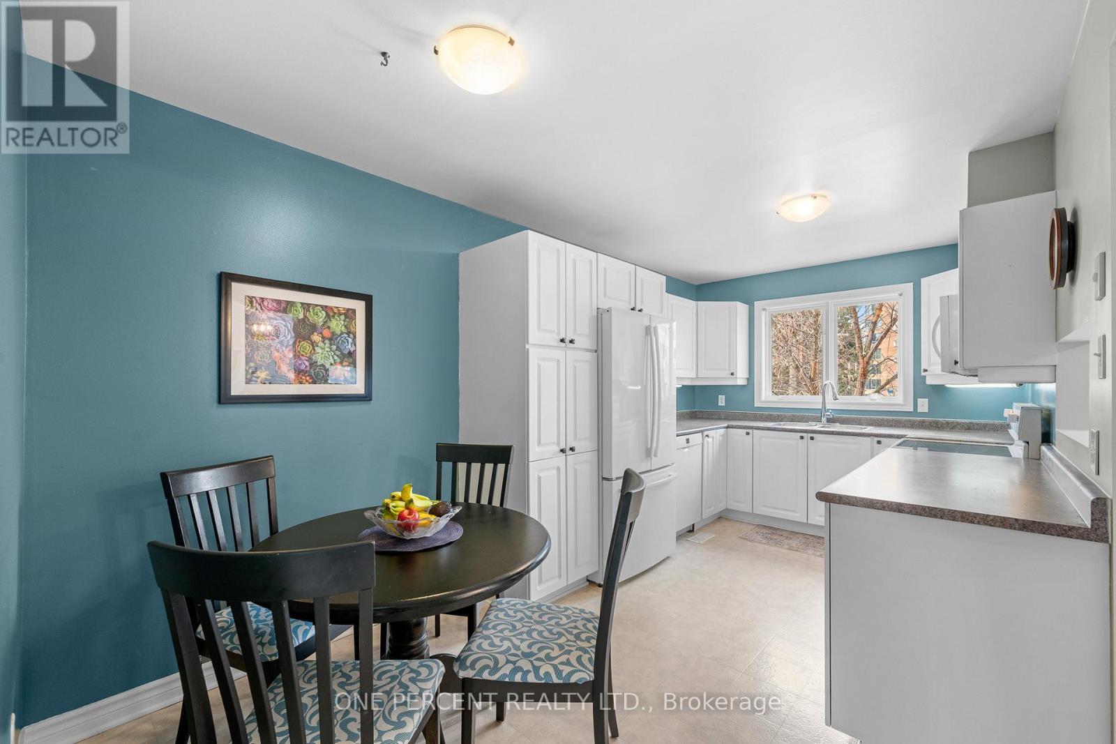 30 Maplehurst Avenue, Ottawa, ON - Indoor Photo Showing Dining Room