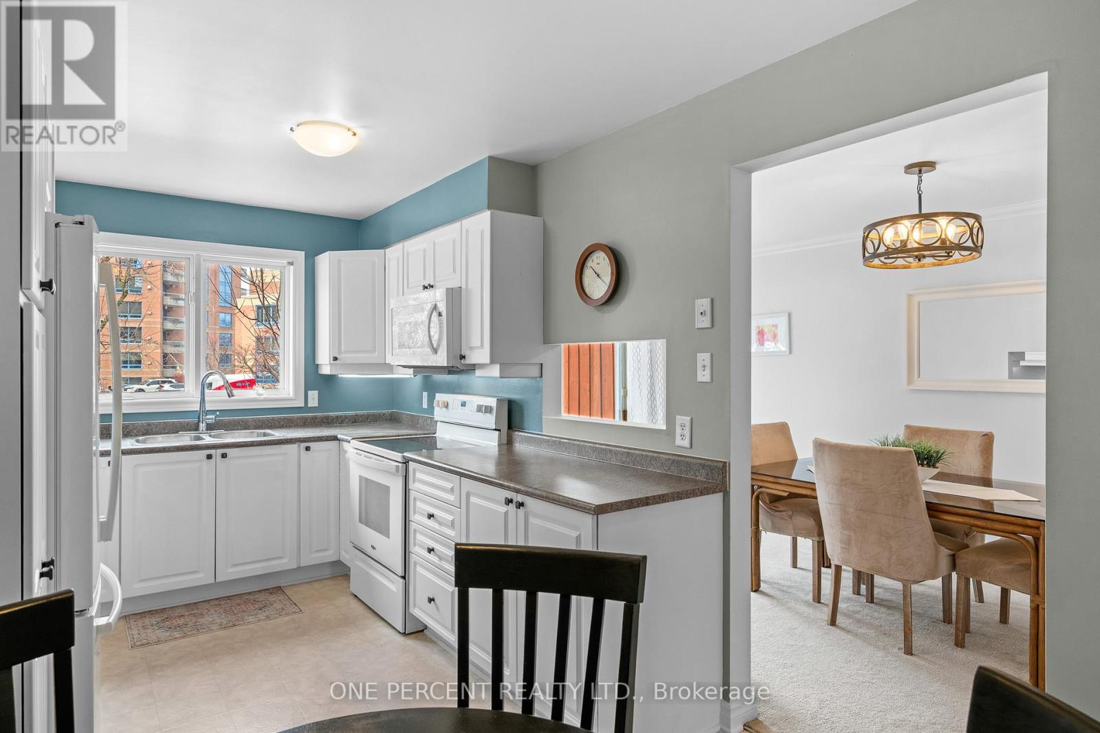 30 Maplehurst Avenue, Ottawa, ON - Indoor Photo Showing Kitchen With Double Sink