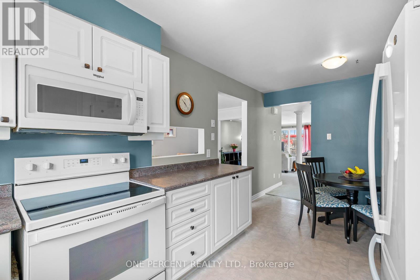 30 Maplehurst Avenue, Ottawa, ON - Indoor Photo Showing Kitchen