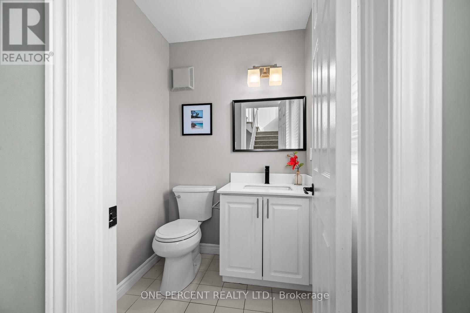 30 Maplehurst Avenue, Ottawa, ON - Indoor Photo Showing Bathroom