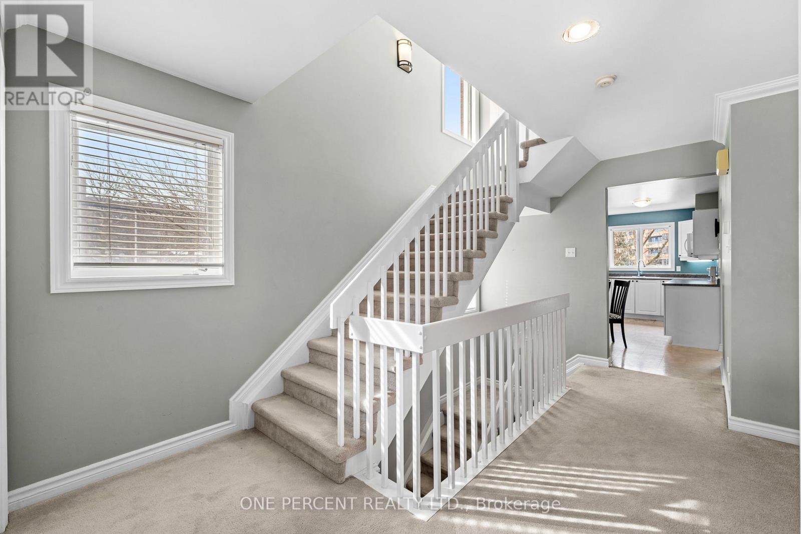 30 Maplehurst Avenue, Ottawa, ON - Indoor Photo Showing Other Room