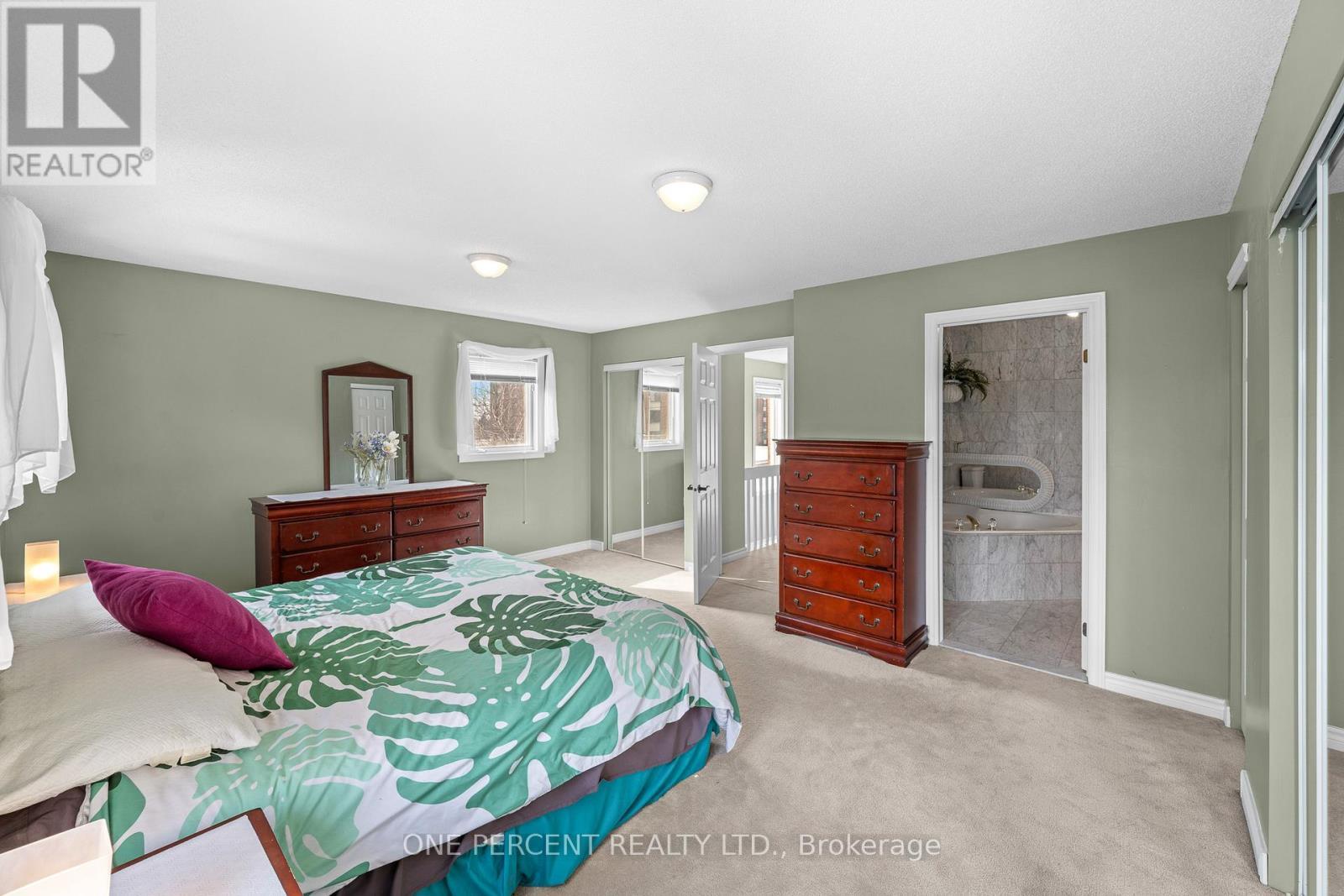 30 Maplehurst Avenue, Ottawa, ON - Indoor Photo Showing Bedroom