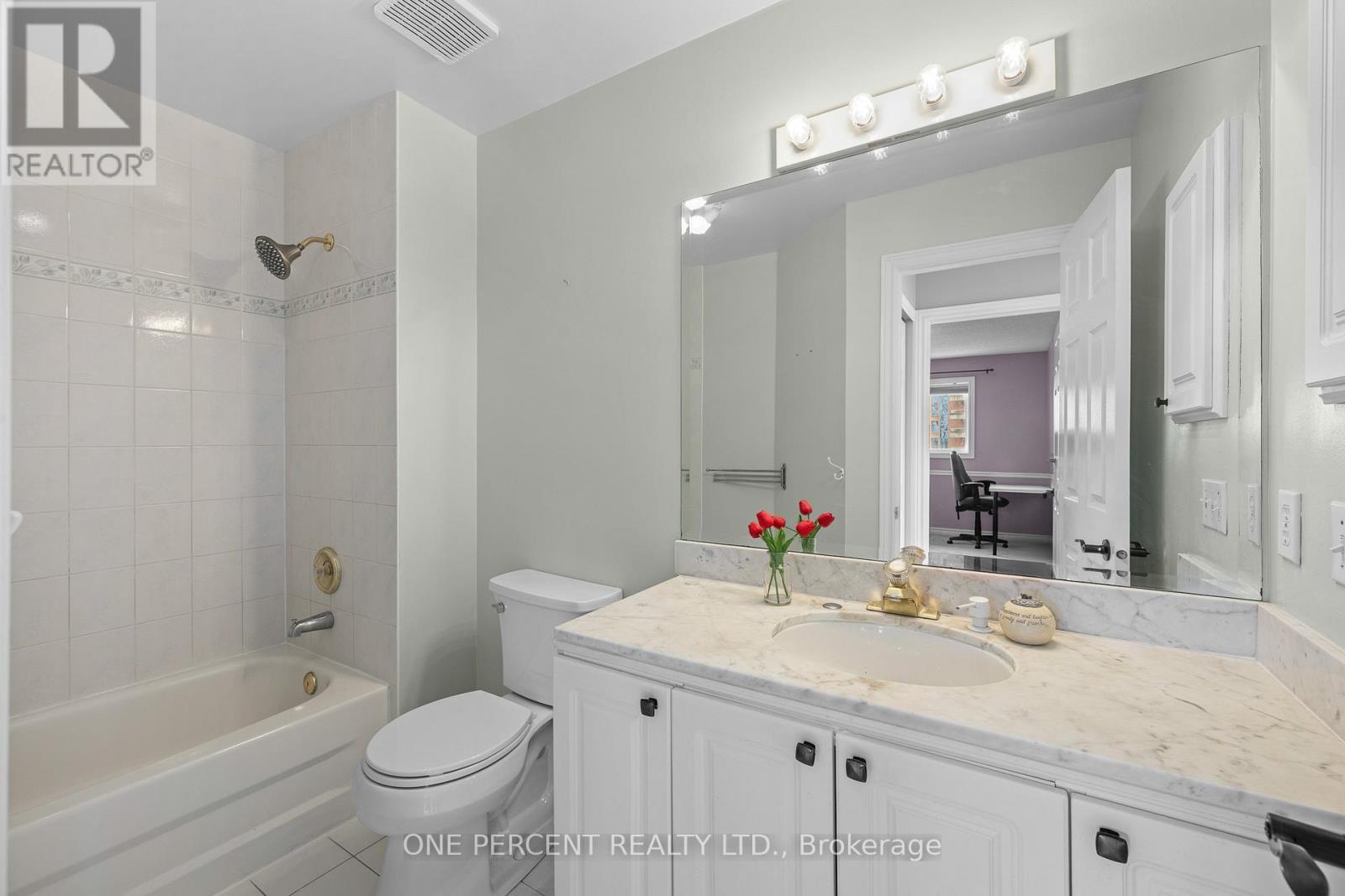 30 Maplehurst Avenue, Ottawa, ON - Indoor Photo Showing Bathroom