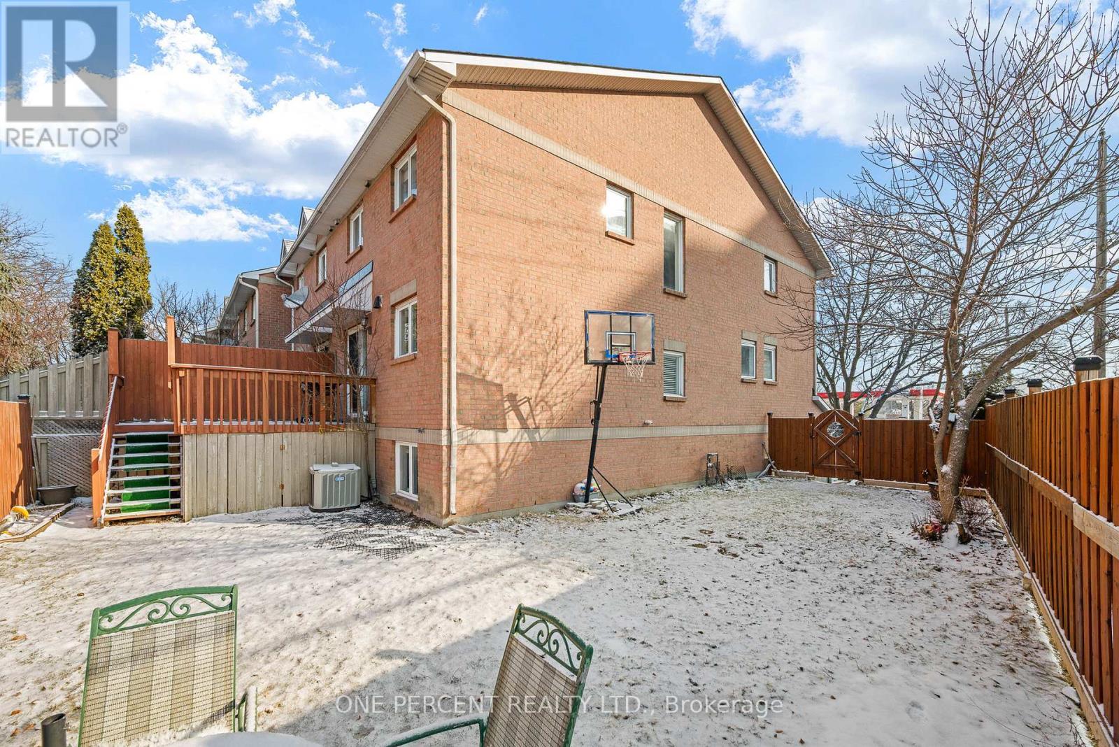 30 Maplehurst Avenue, Ottawa, ON - Outdoor
